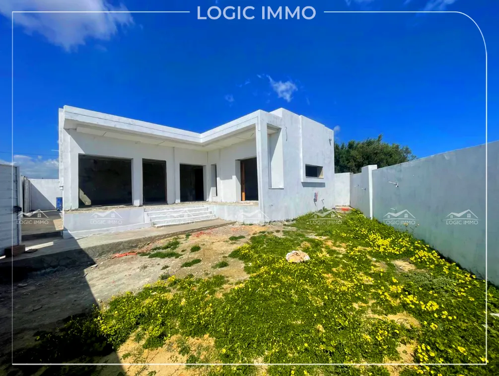 A vendre une maison inachevée située à basabseya Hammamet 