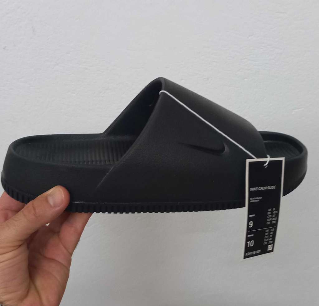 Claquette nike noire calm