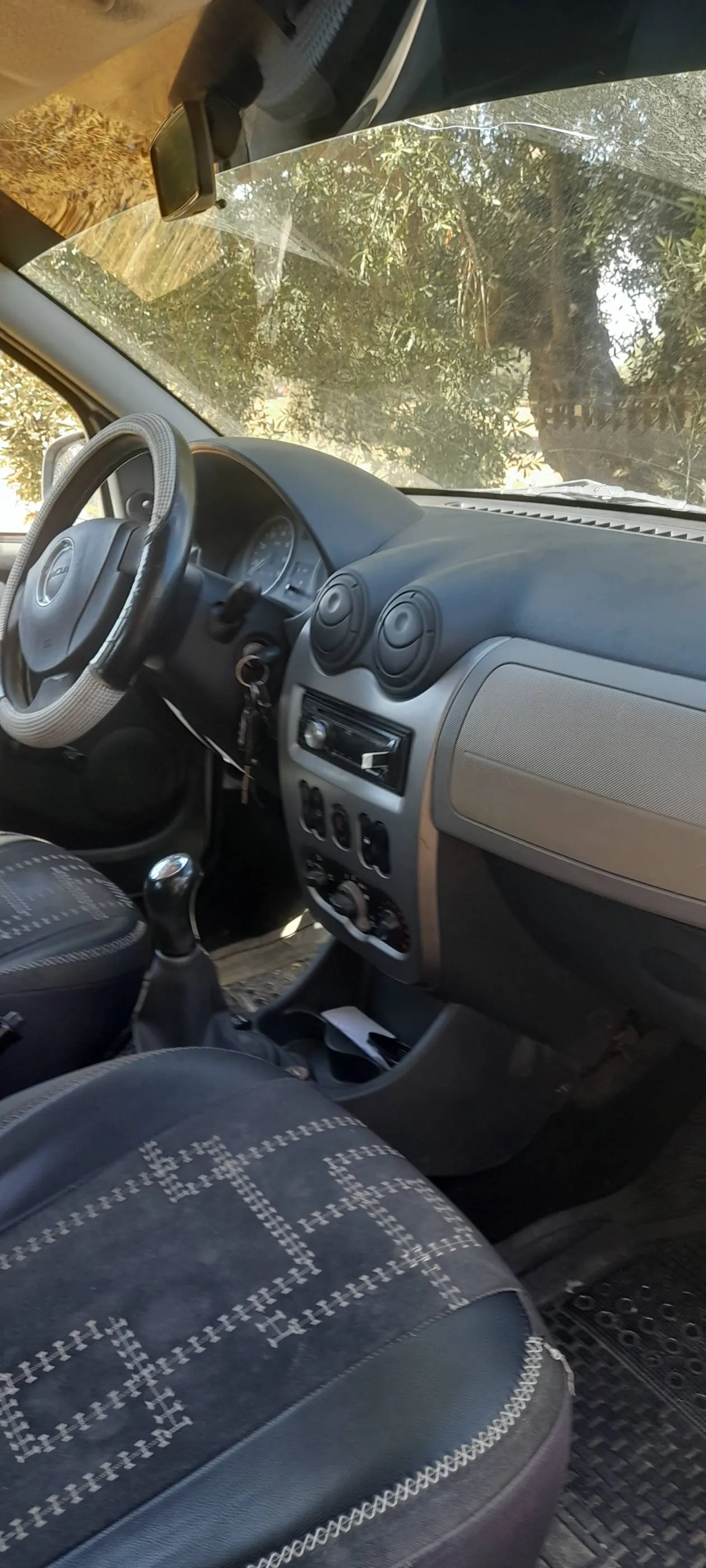 Dacia sandero model 2010