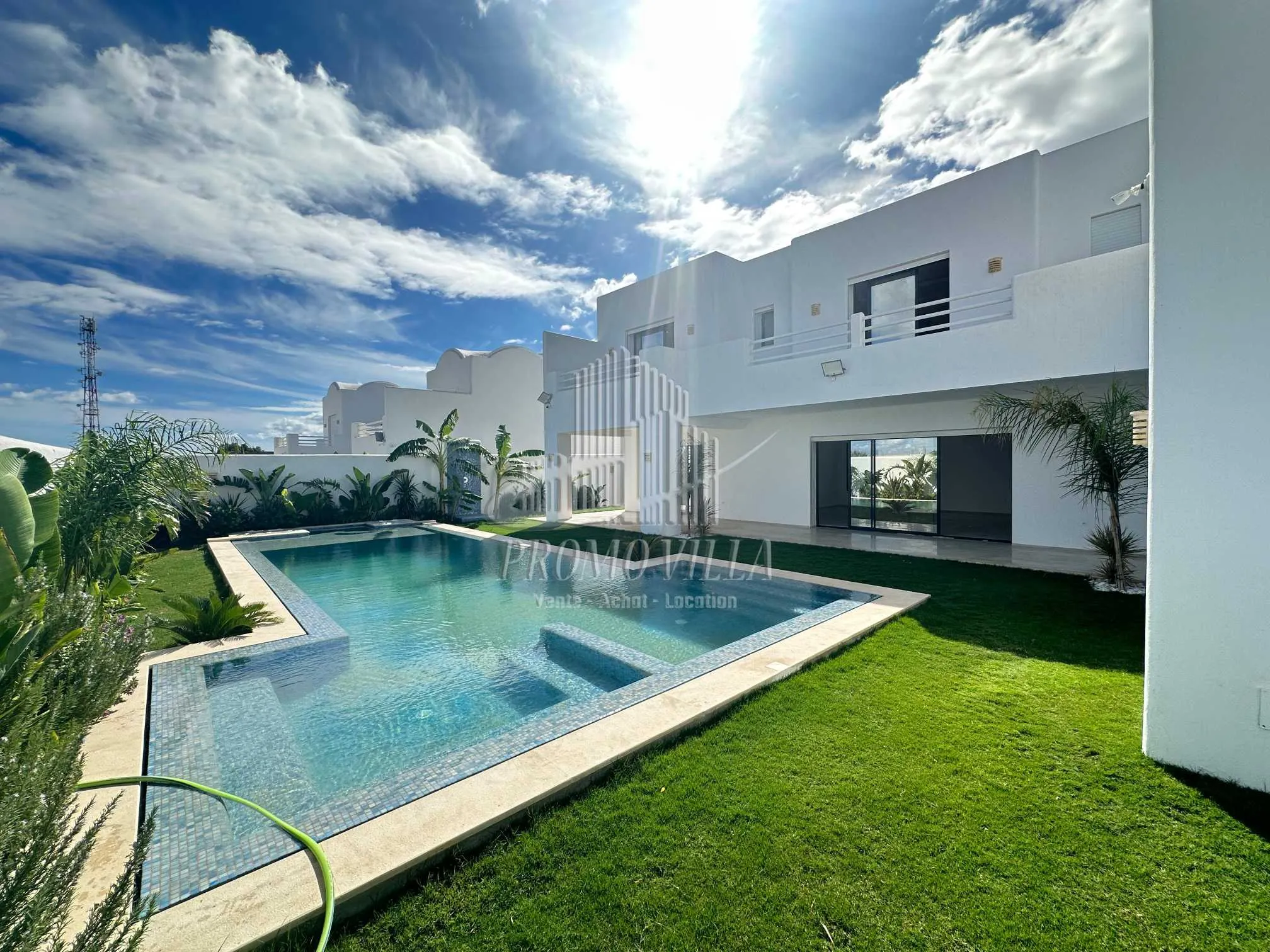 une luxueuse villa très haut standing de style arabesque