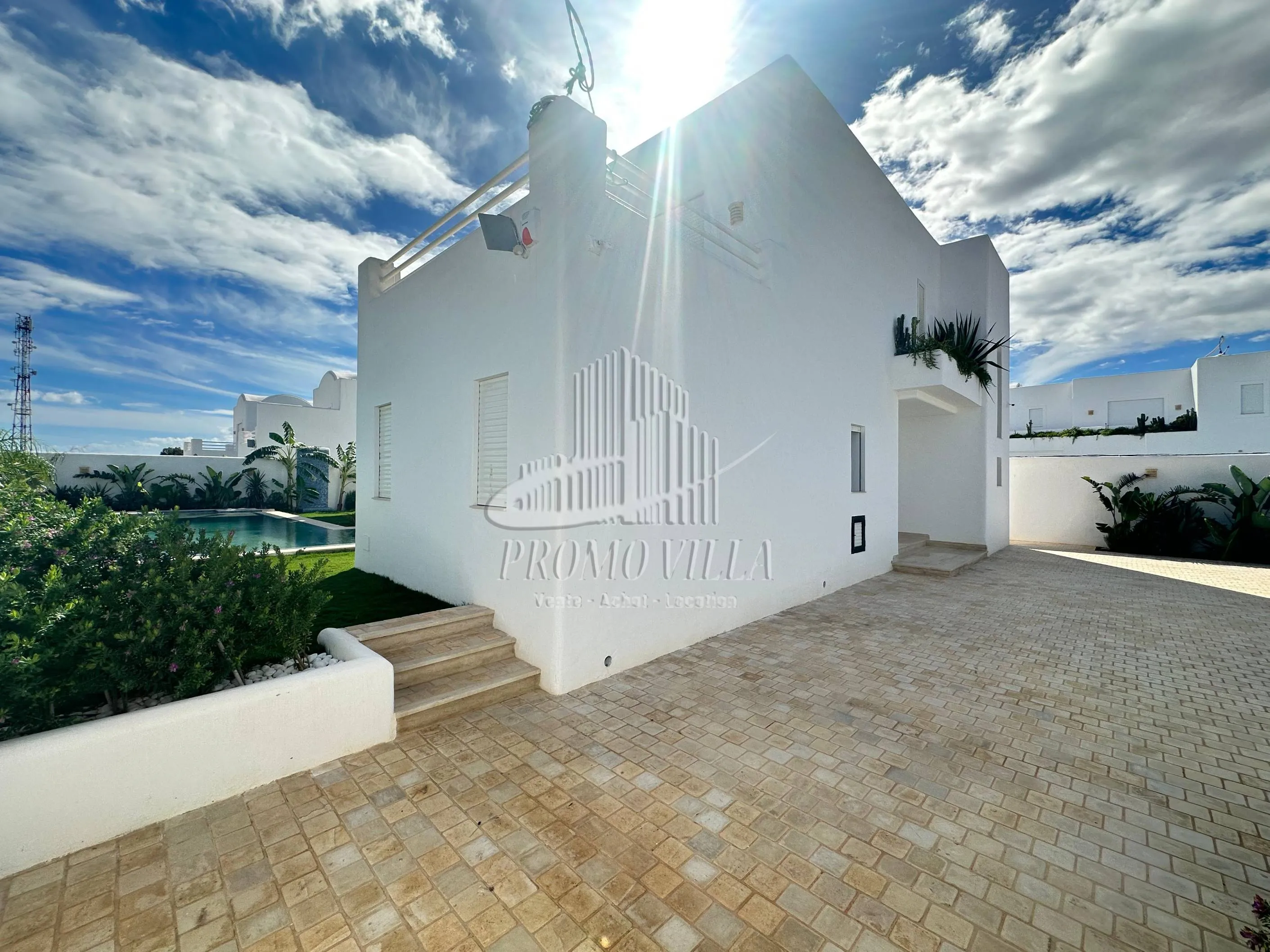 une luxueuse villa très haut standing de style arabesque