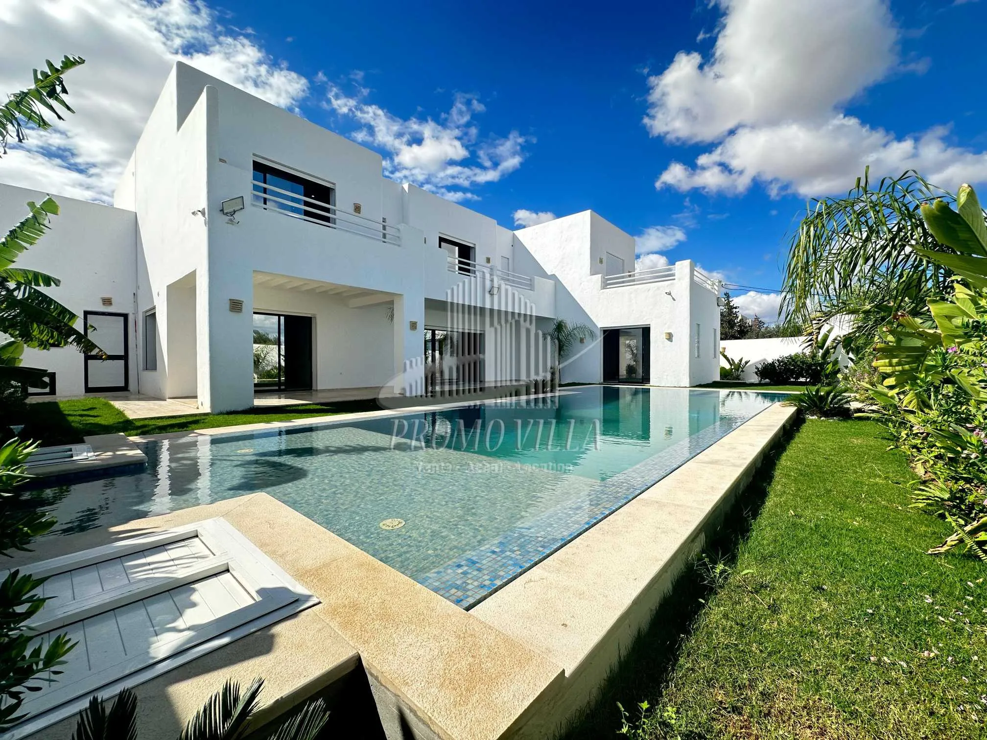 une luxueuse villa très haut standing de style arabesque