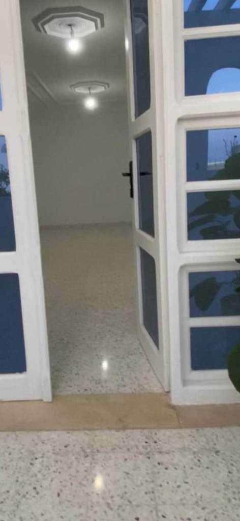 ✨ À VENDRE : RÉSIDENCE PRESTIGE DE 3 NIVEAUX AVEC JARDIN ✨
Style Américain | Vie Privée Totale 