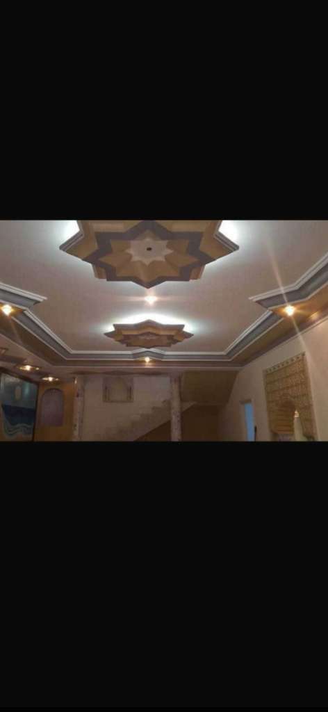 ✨ À VENDRE : RÉSIDENCE PRESTIGE DE 3 NIVEAUX AVEC JARDIN ✨
Style Américain | Vie Privée Totale 