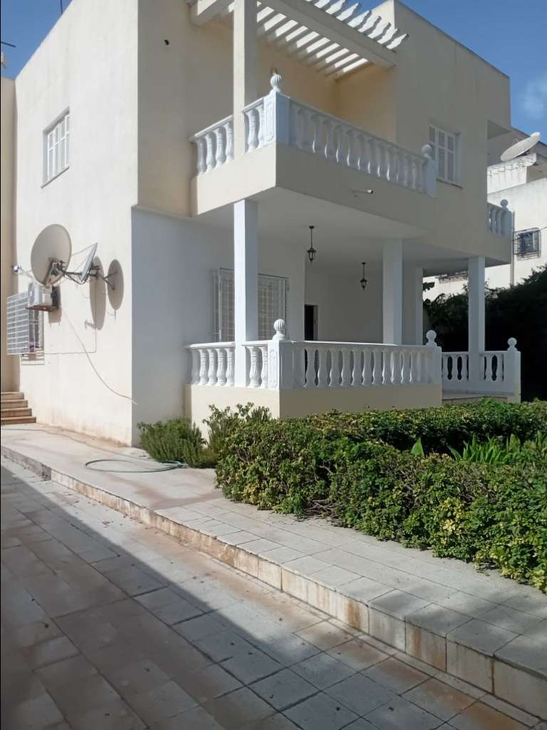 Grand villa deux étages à vendre
