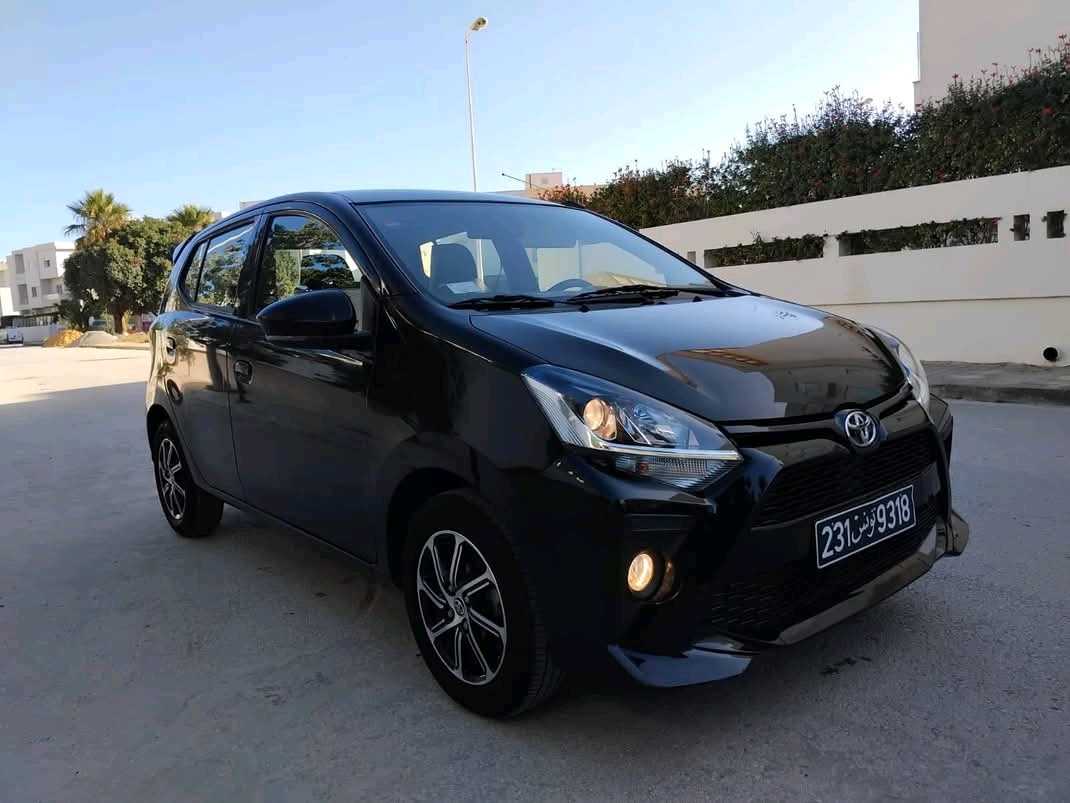 TOYOTA AYGO PREMIÈRE MAIN TRÈS PROPRE