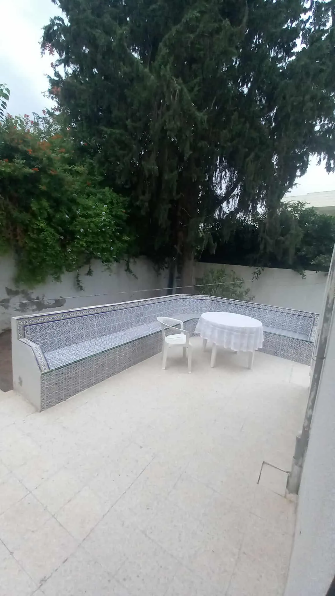 AV Villa sur terrain 900m² la Soukra