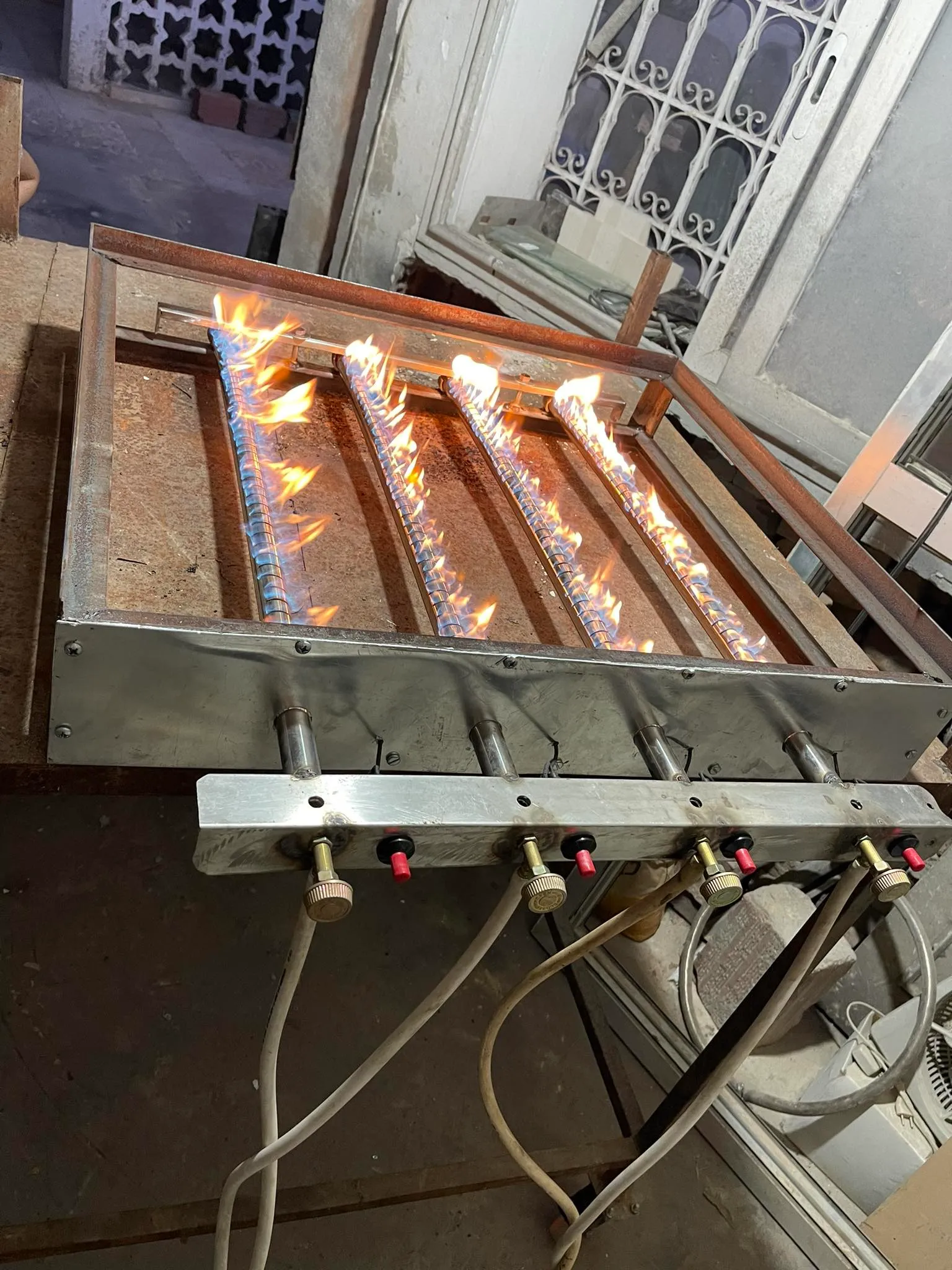 Fabrication de btous genres de rampes a gaz en inox