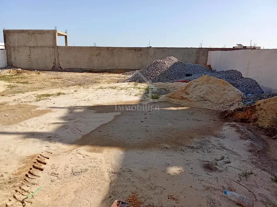 Terrain clôturé de 315 m² à KM71 coté plage à vendre 51355351