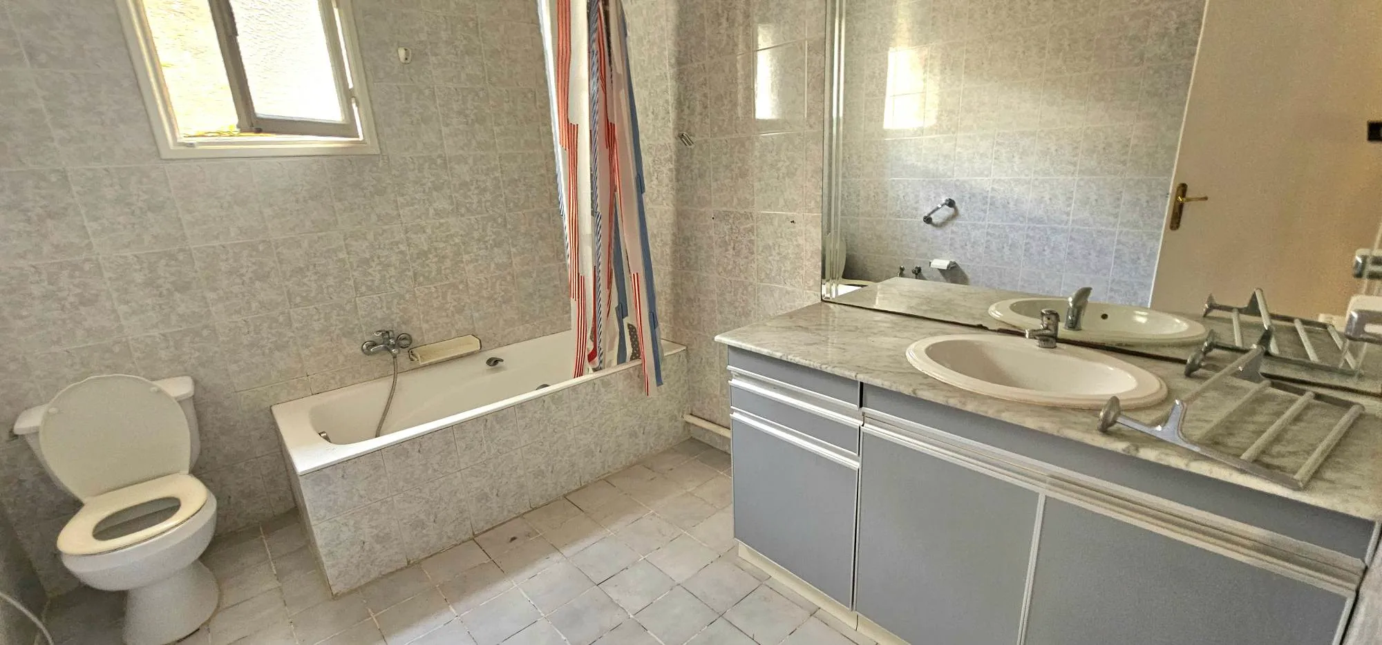 Grand appartement à Manar1