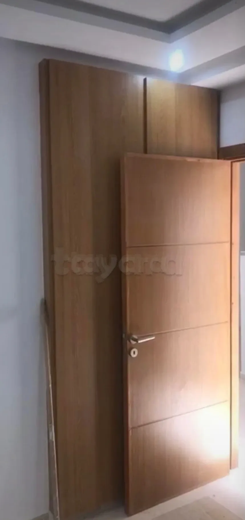 Location S1 vide à Borj Louzir