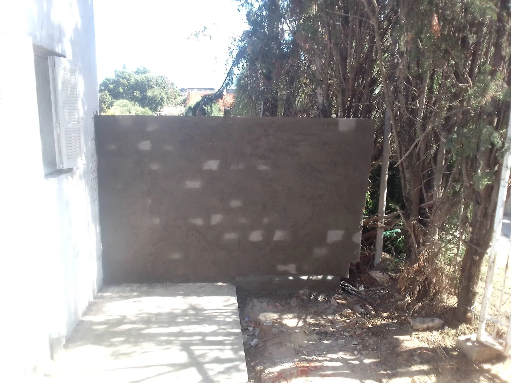 terrain 310 m 2 et maison route plage mami 