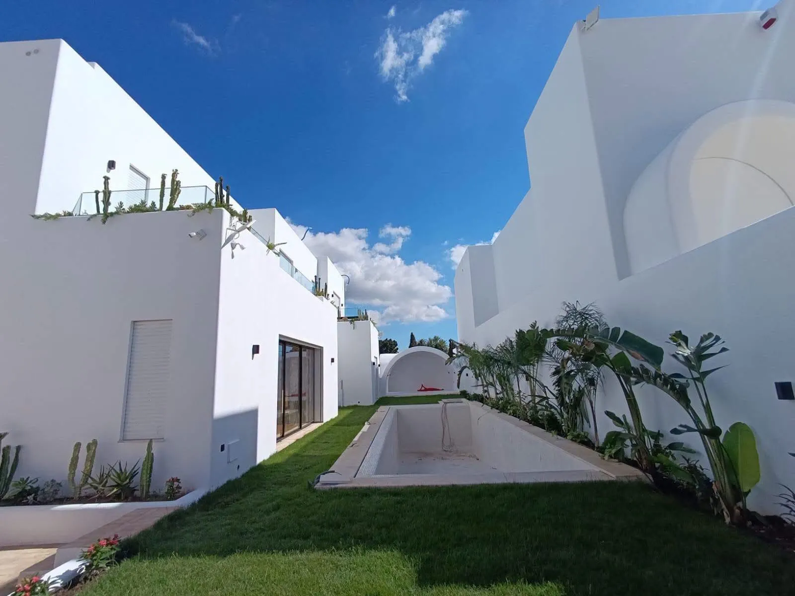 villa en S+4 de style méditerranéen Hammamet centre