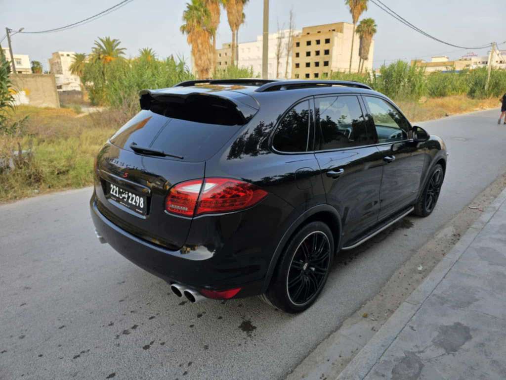 ✅Av porche Cayenne S Kit GTS essence 4.8 V8 modèle 2012 ttoption tél 23.964.164 