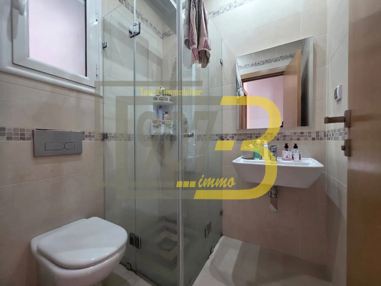 Un très bel appartement S+1 meublé avec jardin à cité Ennasr