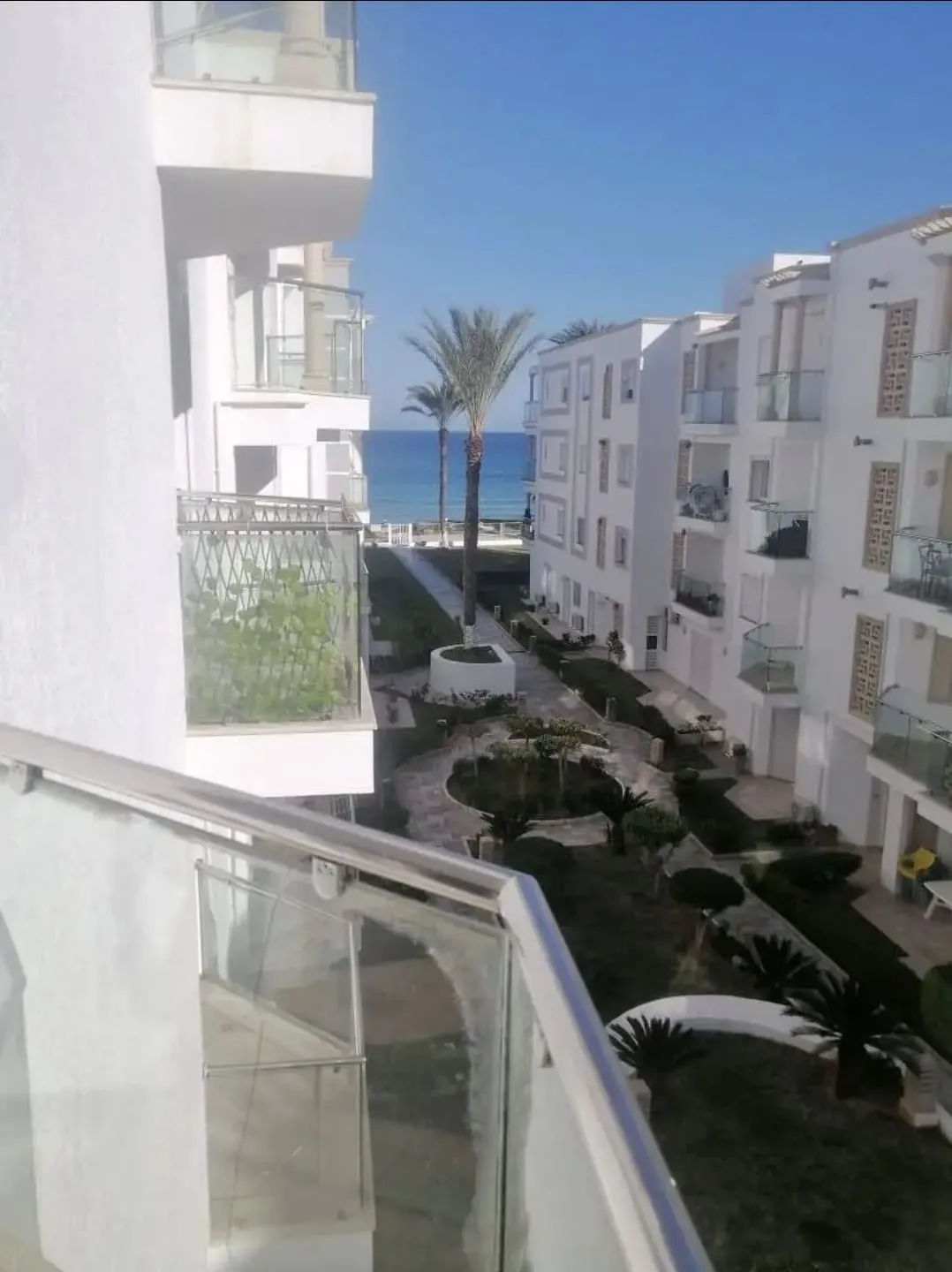 Appartement S+2 Pieds Dans L'eau En Vente à Chott Mariem