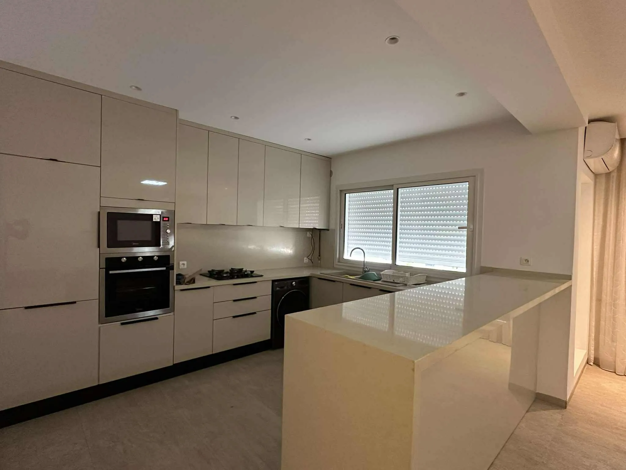 Appartement s+ 3 meublé à Gammarth