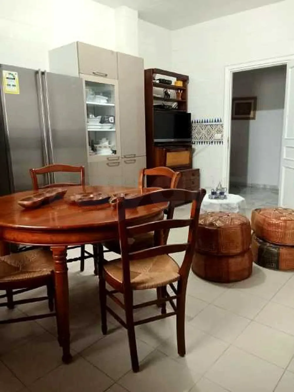 RDC d'une villa s+3 situé à menzah 6