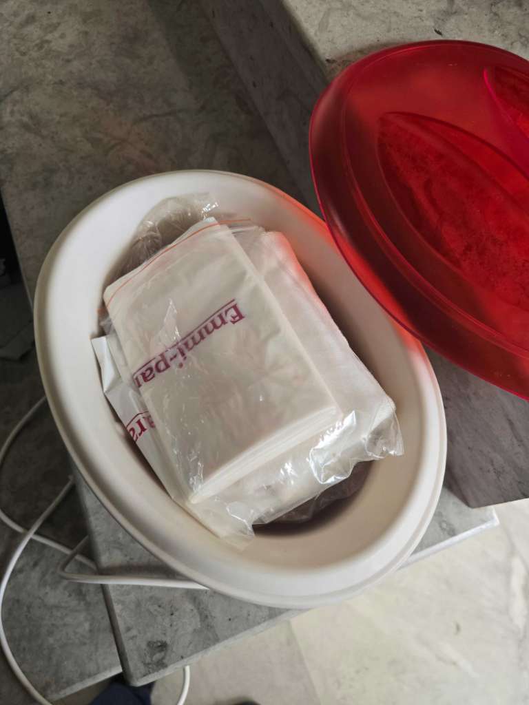 Bain de paraffine pour main et pieds