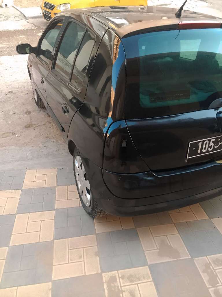 Clio bombé en Bonne état 