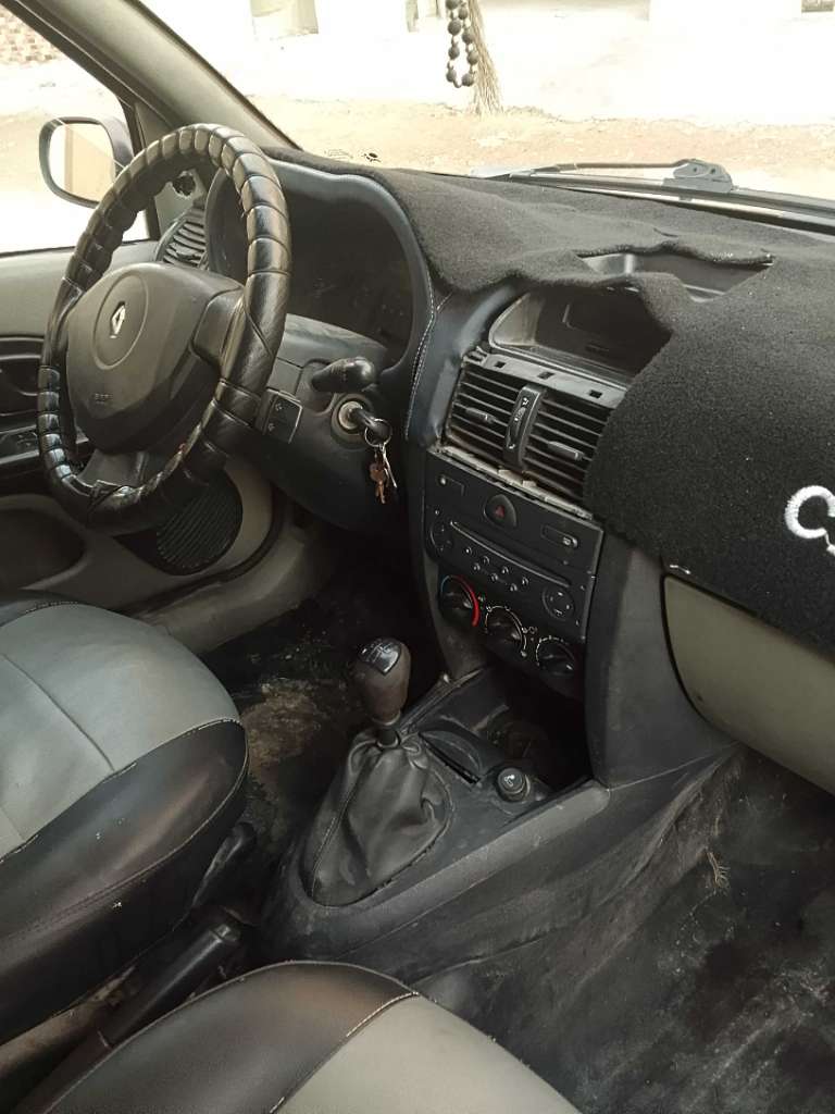 Clio bombé en Bonne état 