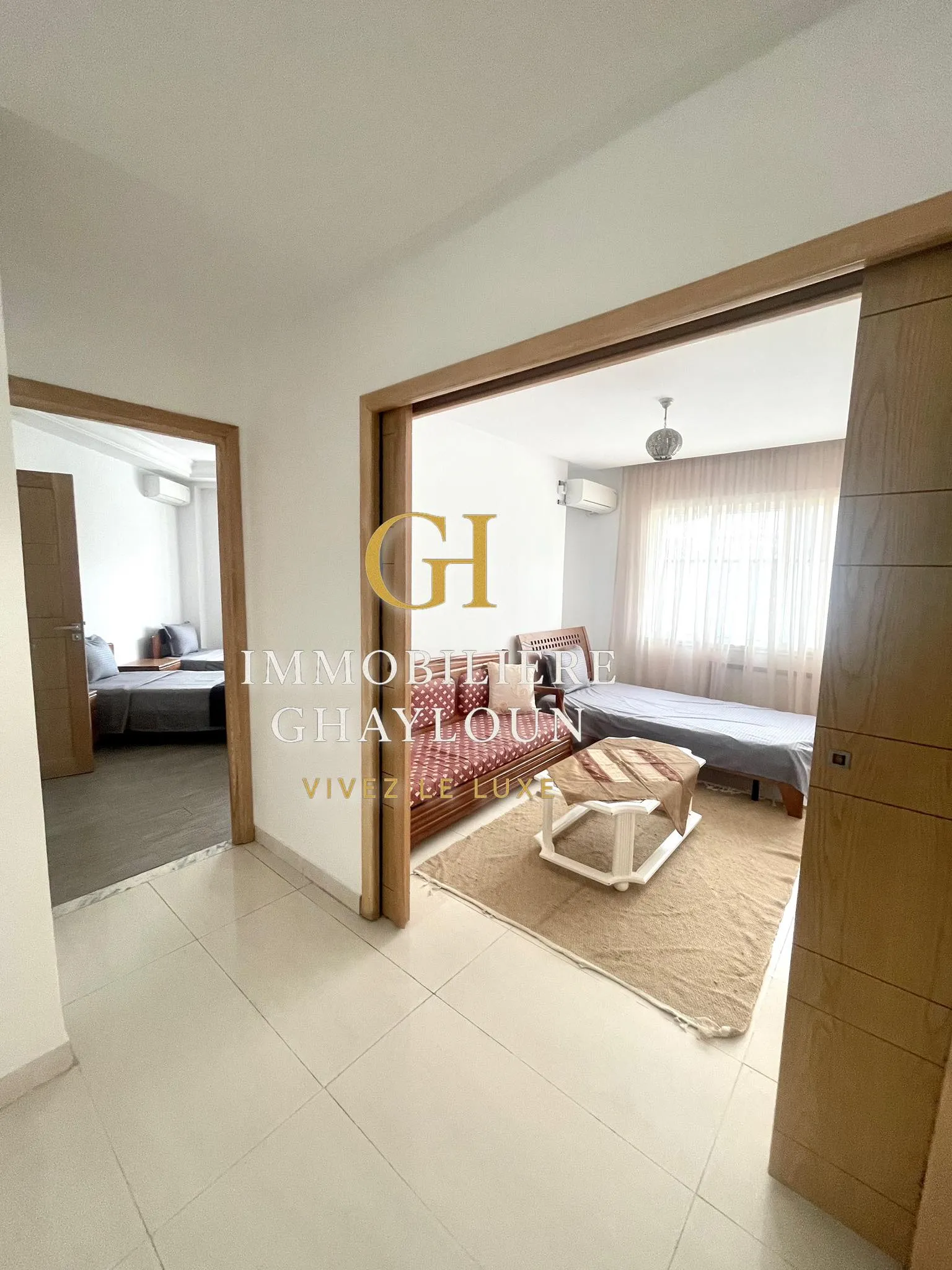 𝗔̀ 𝗹𝗼𝘂𝗲𝗿 – 𝐞́𝐭𝐚𝐠𝐞 𝐝𝐞 𝐕𝐢𝐥𝐥𝐚 𝗦+𝟯 𝗺𝗲𝘂𝗯𝗹𝗲́ 𝗮 𝐄𝐧𝐧𝐚𝐬𝗿 𝟐.