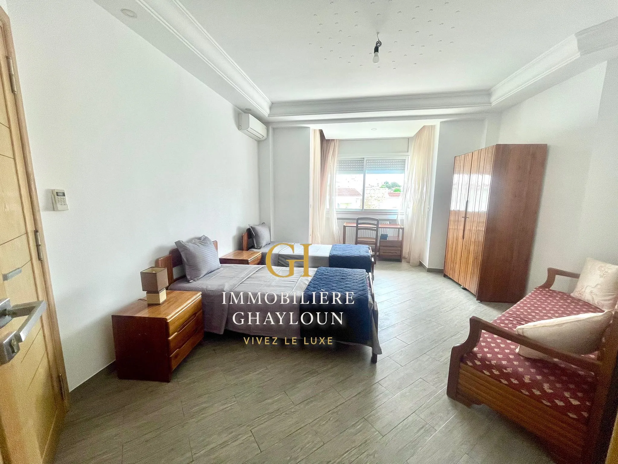  𝗔̀ 𝗹𝗼𝘂𝗲𝗿 – 𝐞́𝐭𝐚𝐠𝐞 𝐝𝐞 𝐕𝐢𝐥𝐥𝐚 𝗦+𝟯 𝗺𝗲𝘂𝗯𝗹𝗲́ 𝗮 𝐄𝐧𝐧𝐚𝐬𝗿 𝟐.