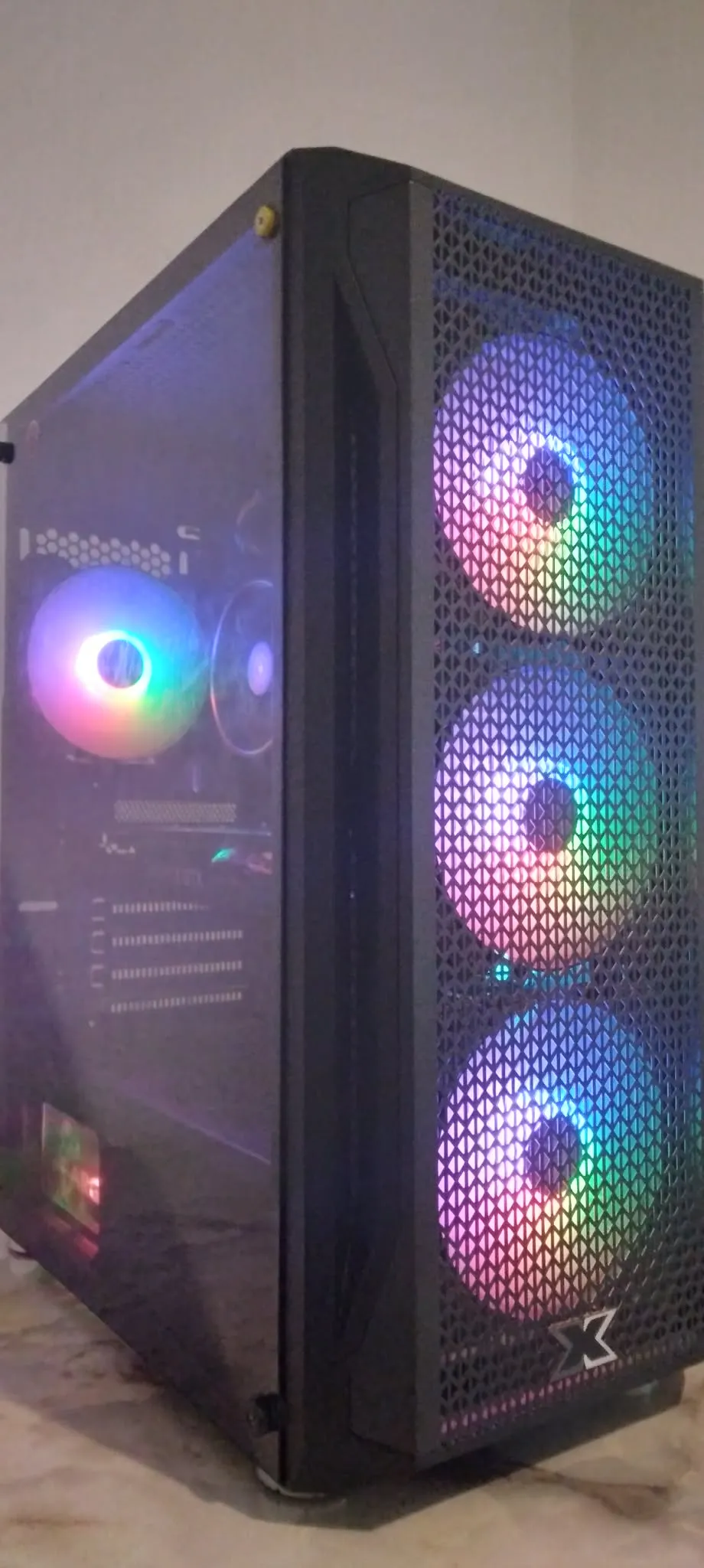 Ryzen 5 3600X 16Go GTX 1080 8Go SSD 480Go HDD 2To