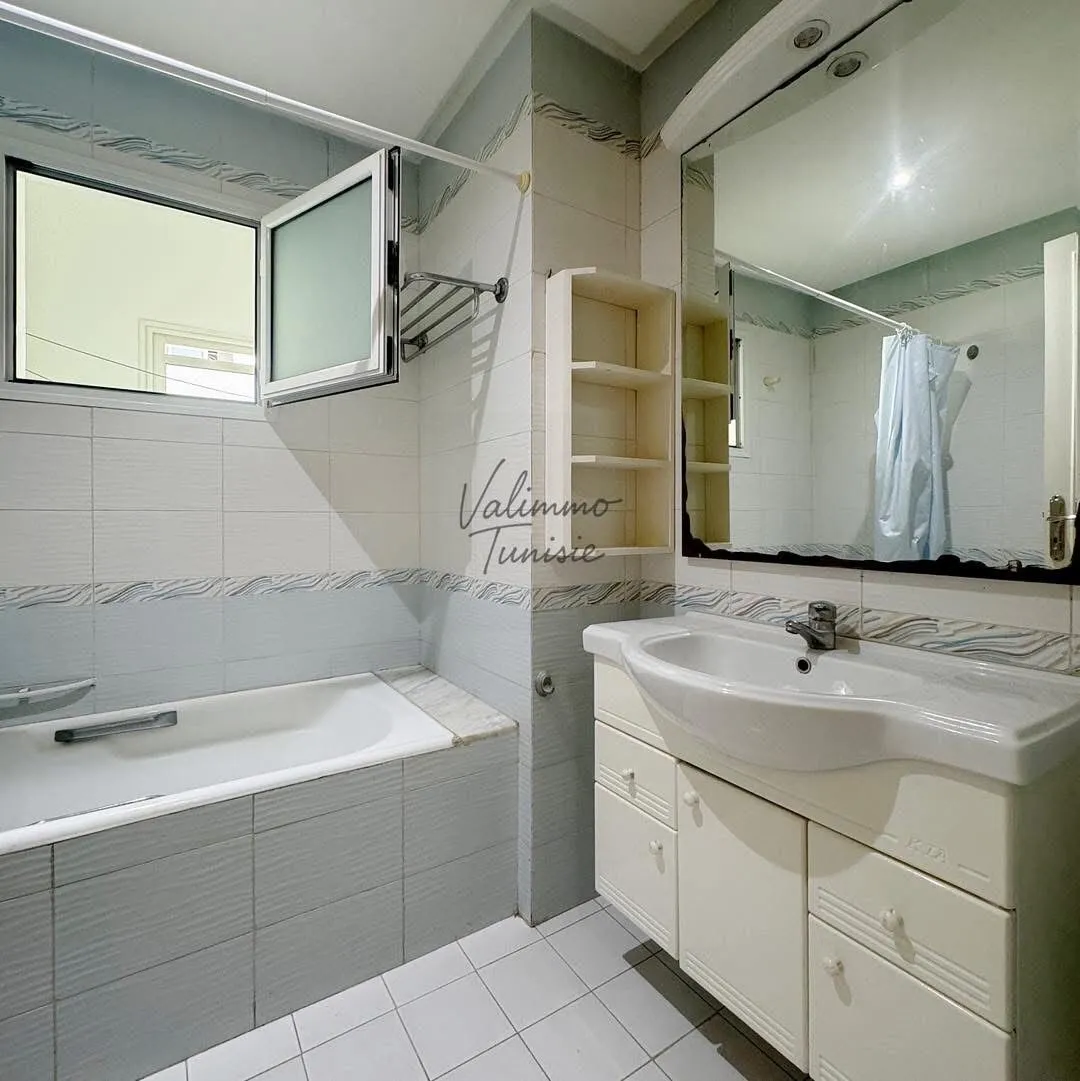 A Vendre Appartement S+4 à Jardin d'el Menzah