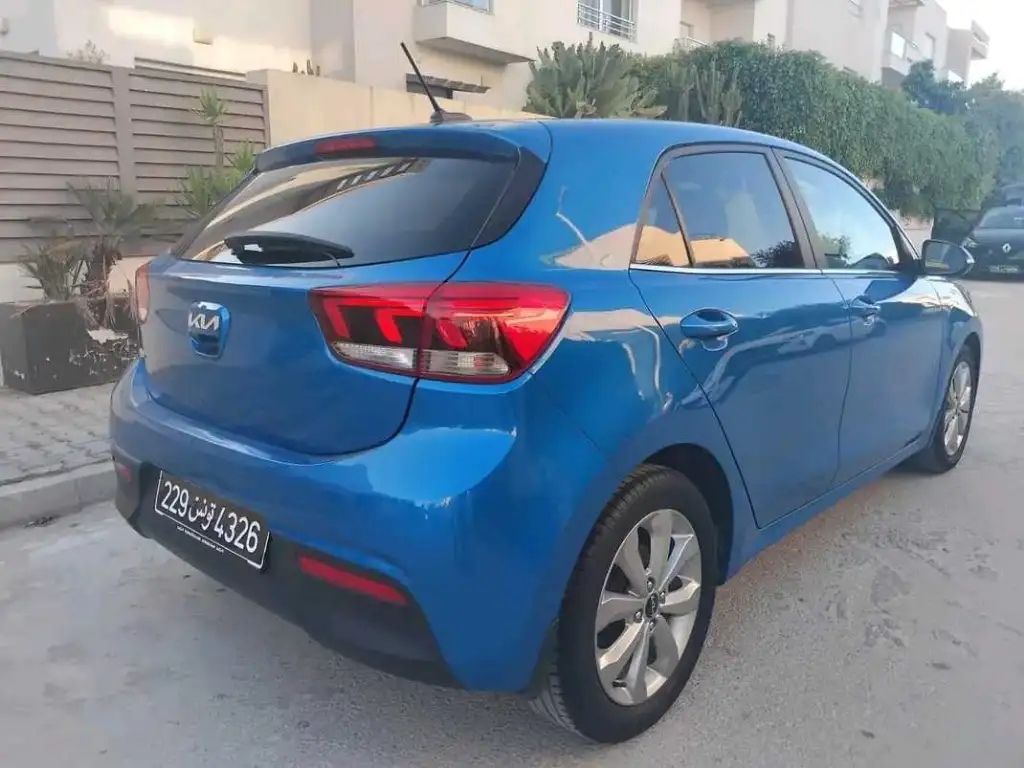 KIA RIO PRESTIGE PREMIÈRE MAIN