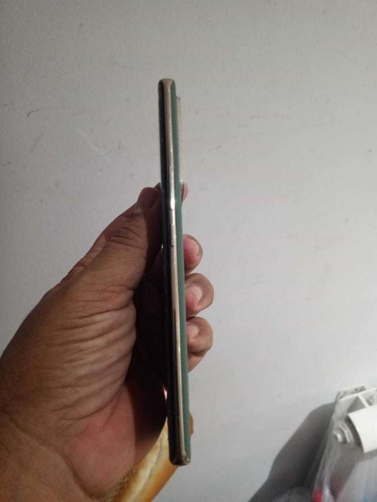 Téléphone 5g en bon état 