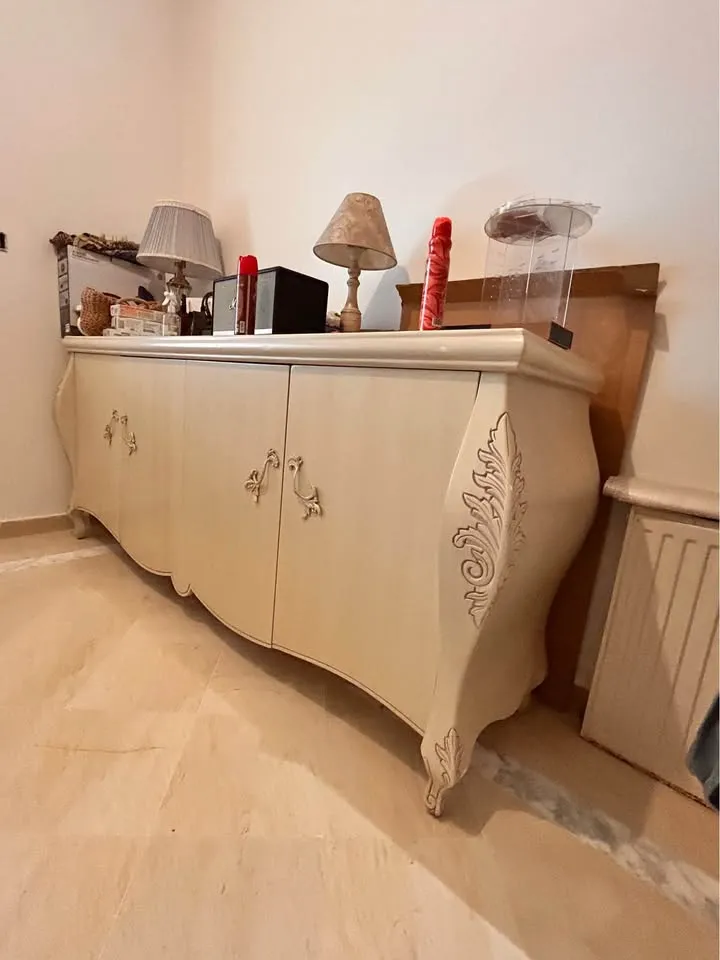 Table à manger + Bahut 