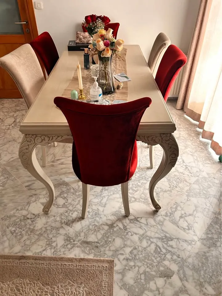 Table à manger + Bahut 