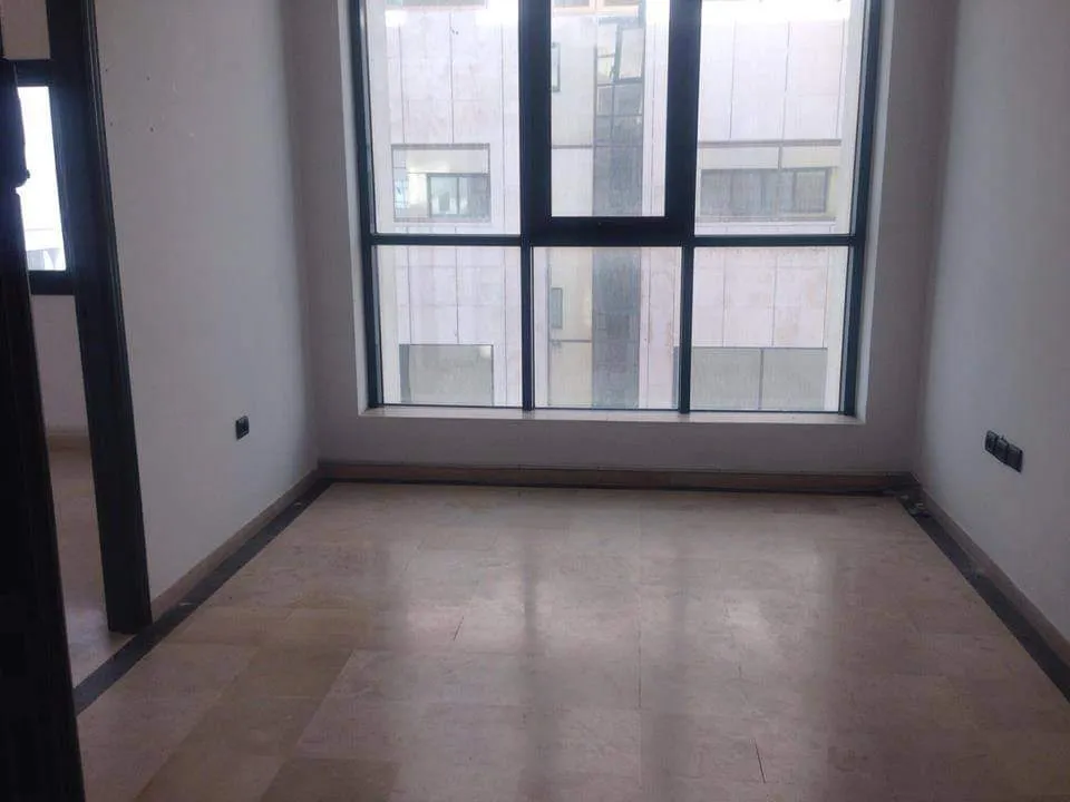 A louer un bureau de 120 m² au lac 1