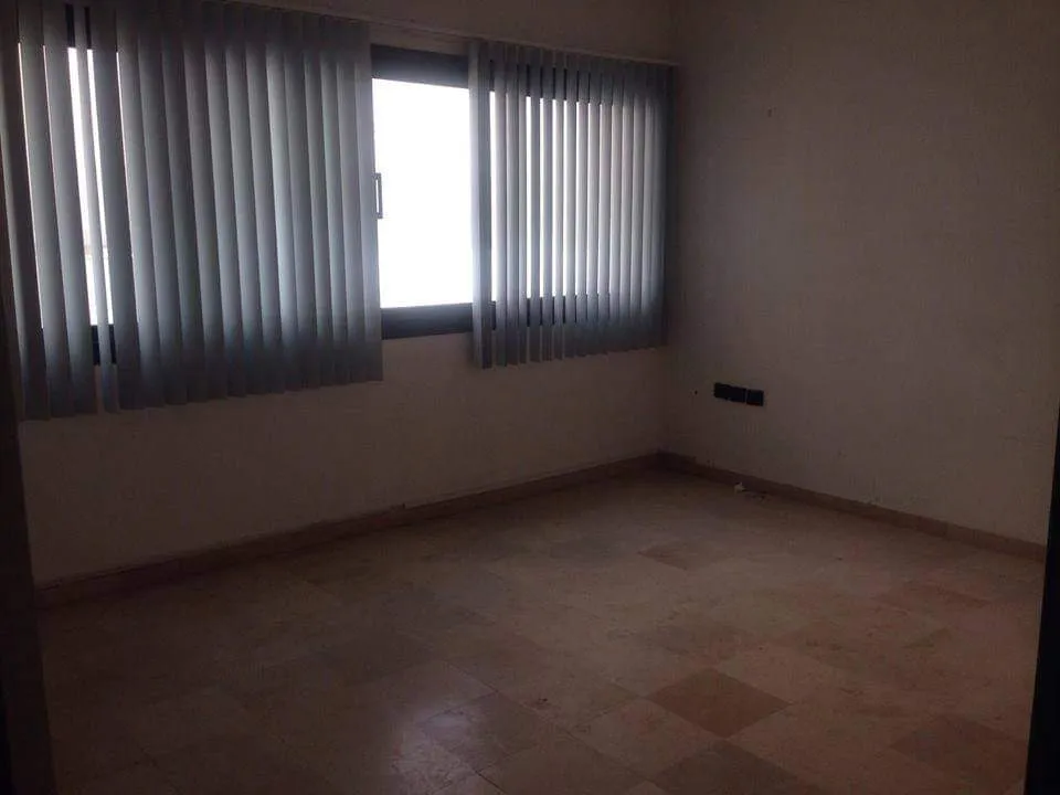 A louer un bureau de 120 m² au lac 1