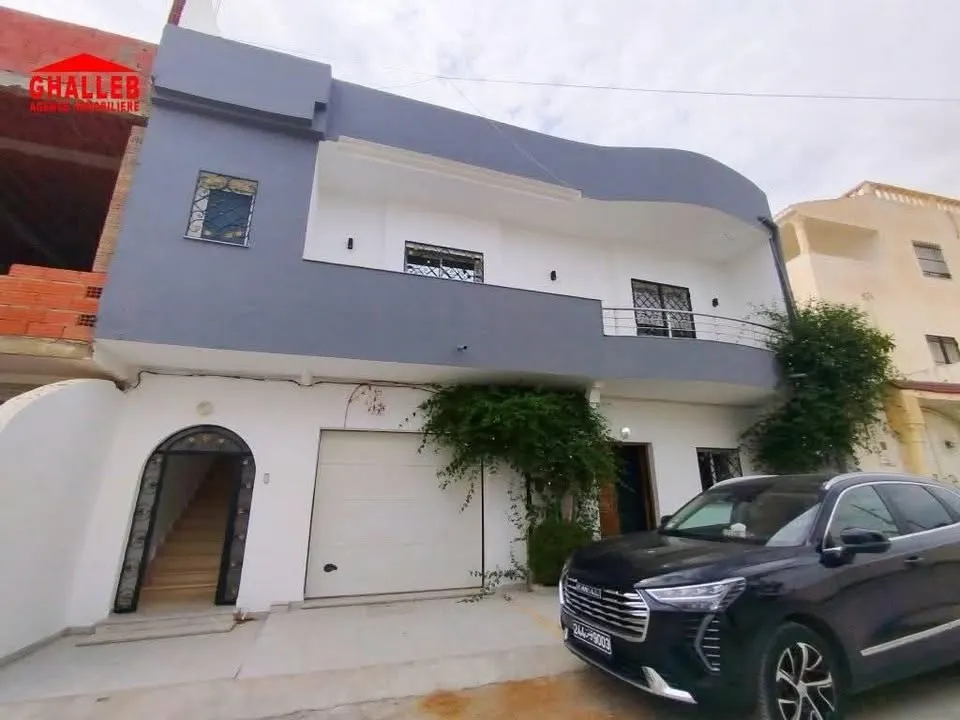 villa avec jardin et garage + jardin 29730412