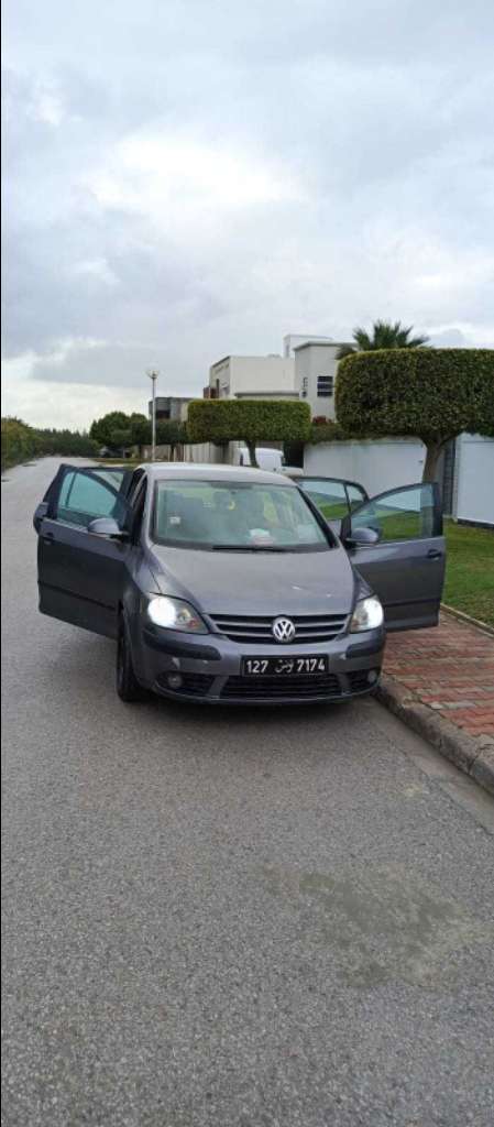 Golf 5 plus a vendre 