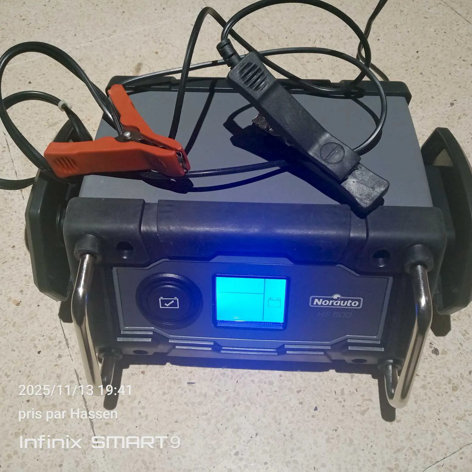Chargeur batterie voiture et moto