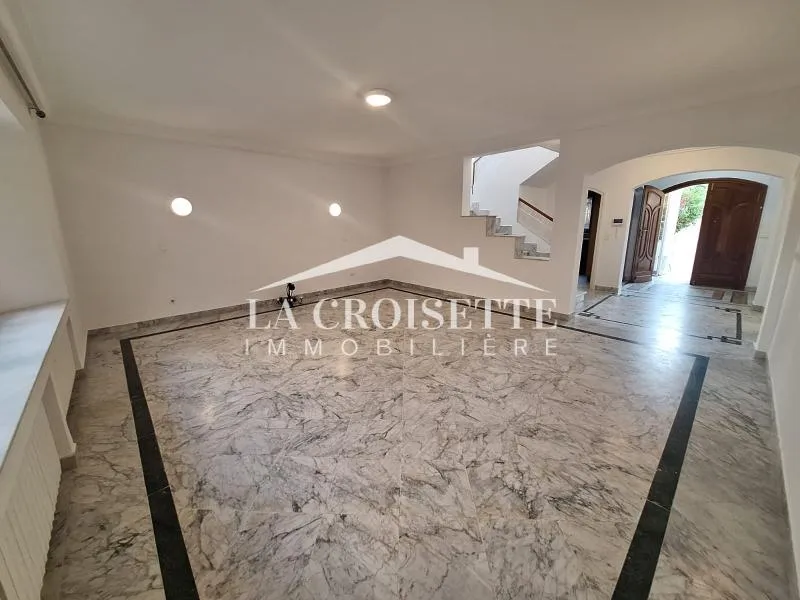 Villa S+6 à La Marsa MVL0131