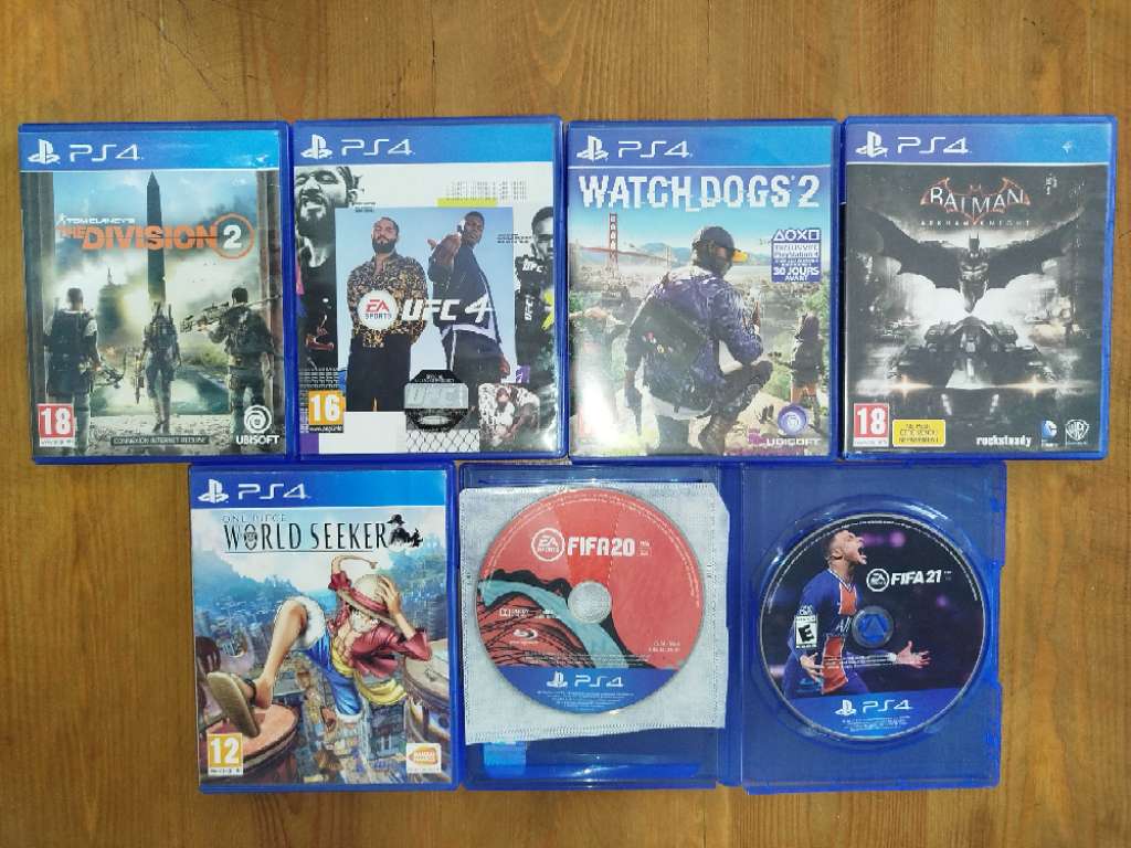 2 ps4 et 7 cd importé