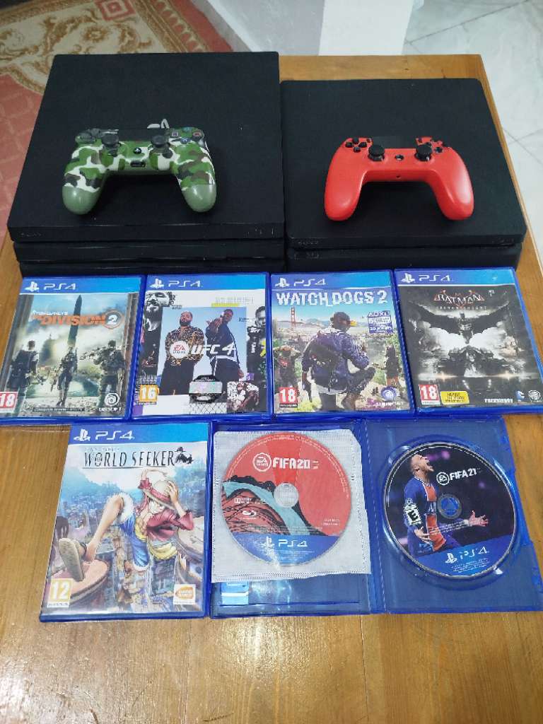 2 ps4 et 7 cd importé
