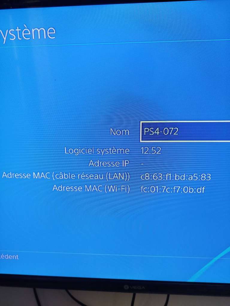 2 ps4 et 7 cd importé