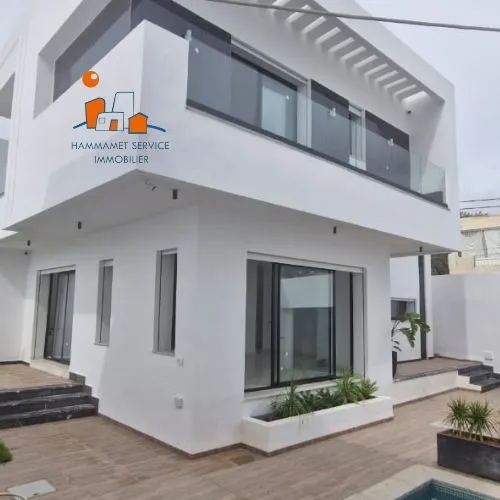 ✨️À vendre une villa avec piscine S+3 à Sultan Hammamet Nord✨️