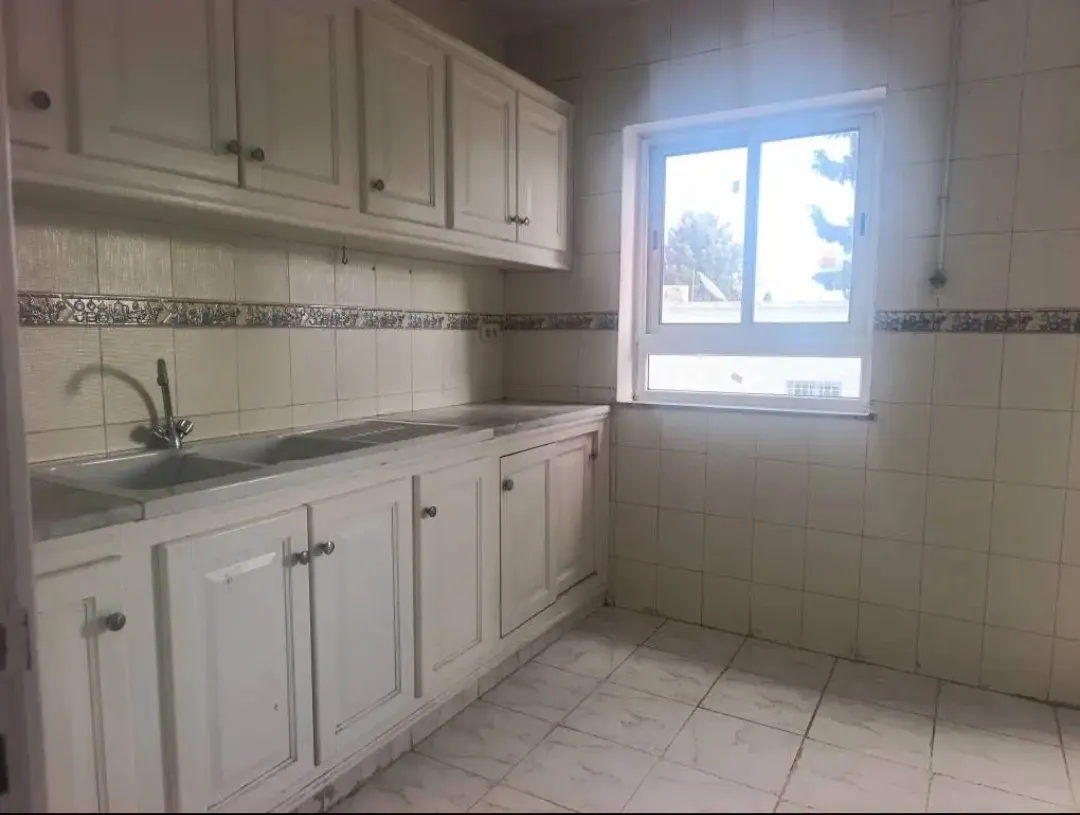 Location S2 vide à Mutuelle Ville 