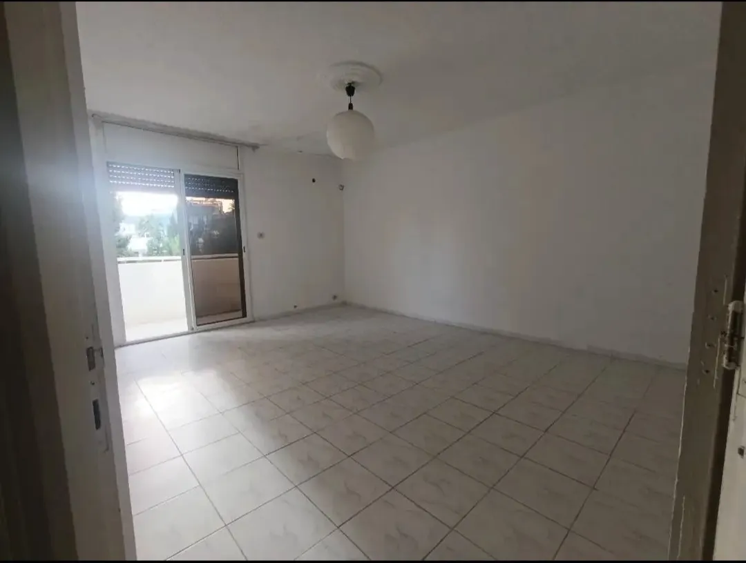 Location S2 vide à Mutuelle Ville 