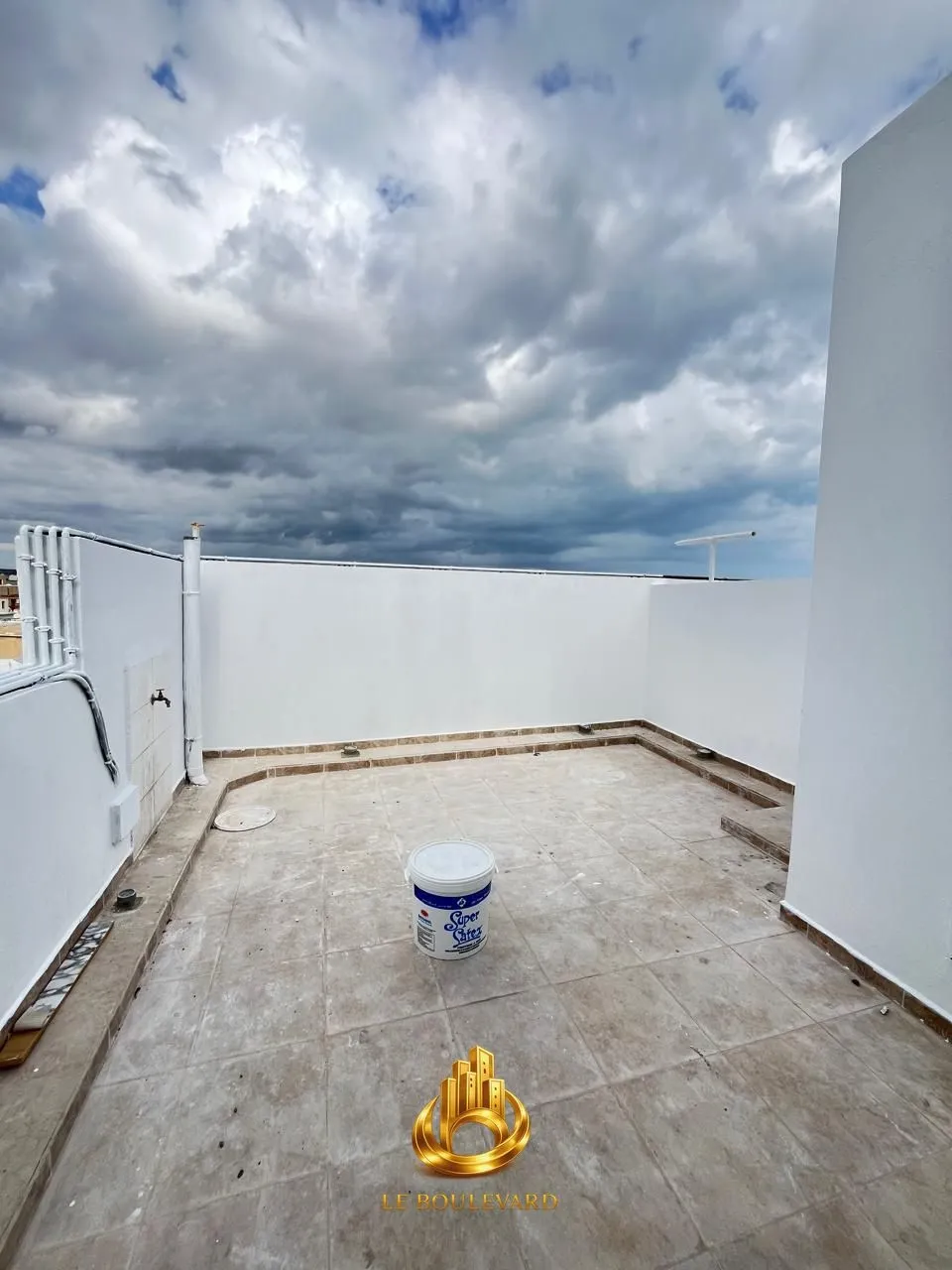 A Louer appartement S+2 vide au 3ᵉ étage, situé au centre-ville de Nabeul