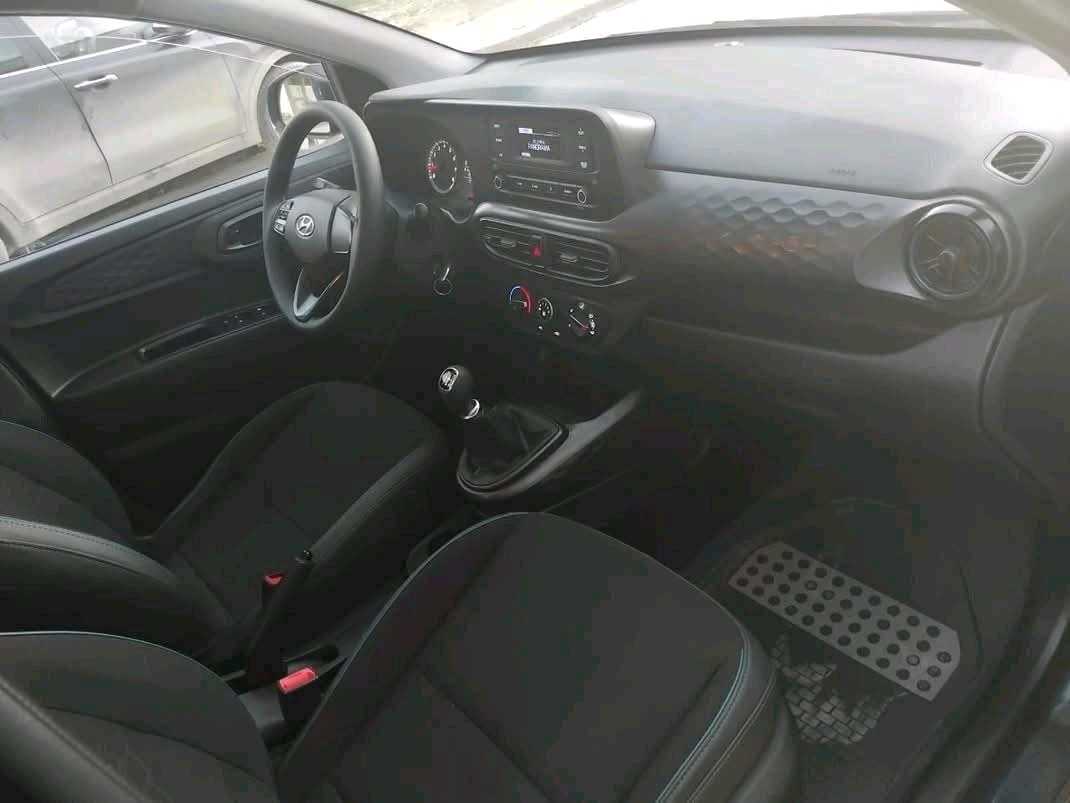 HYANDAI GRAND I 10 PREMIÈRE MAIN TRÈS PROPRE 