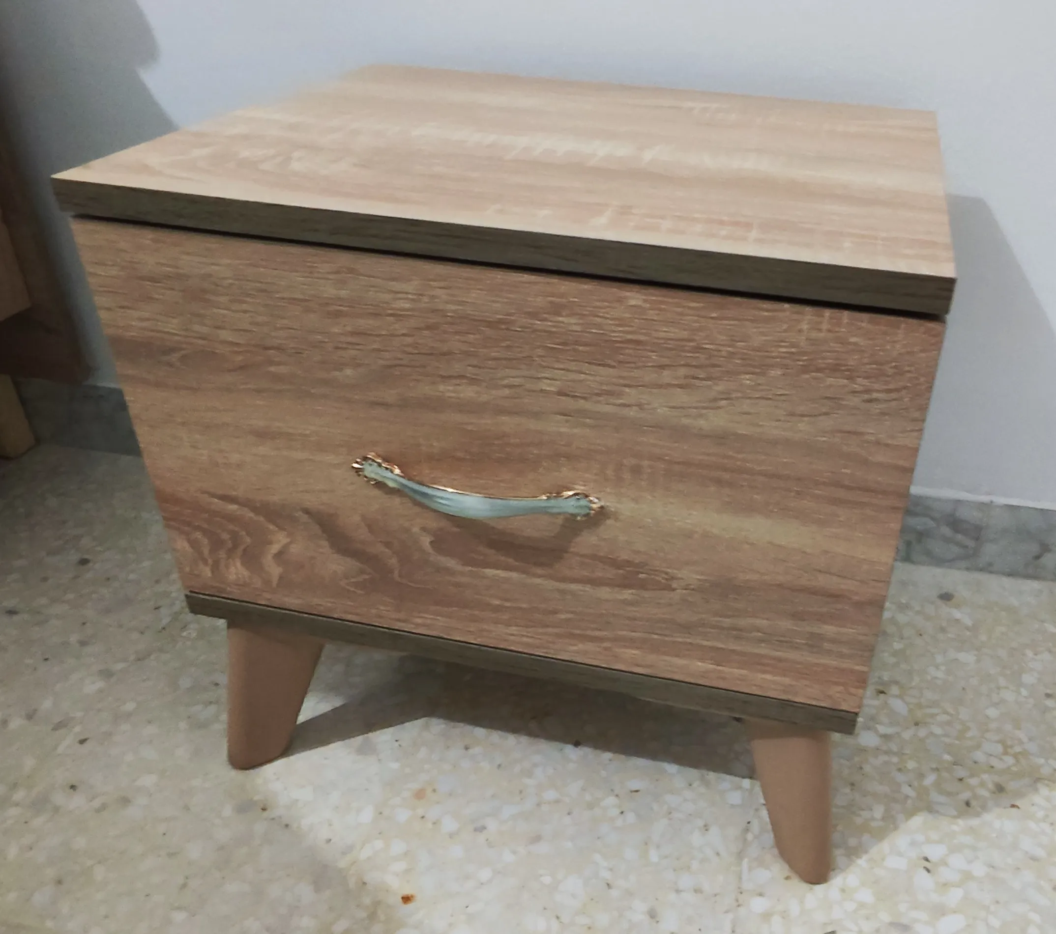 Chambre presque neuve et complète