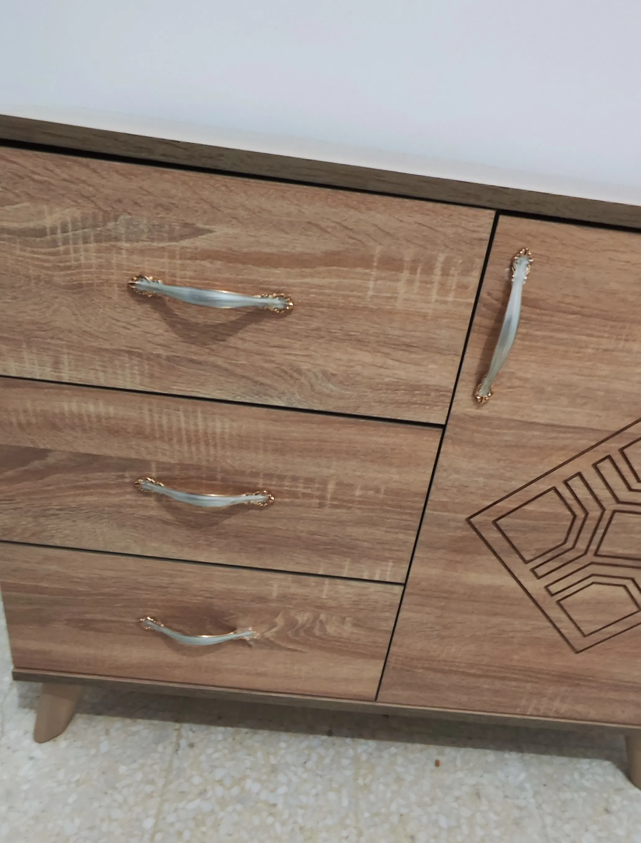 Chambre presque neuve et complète