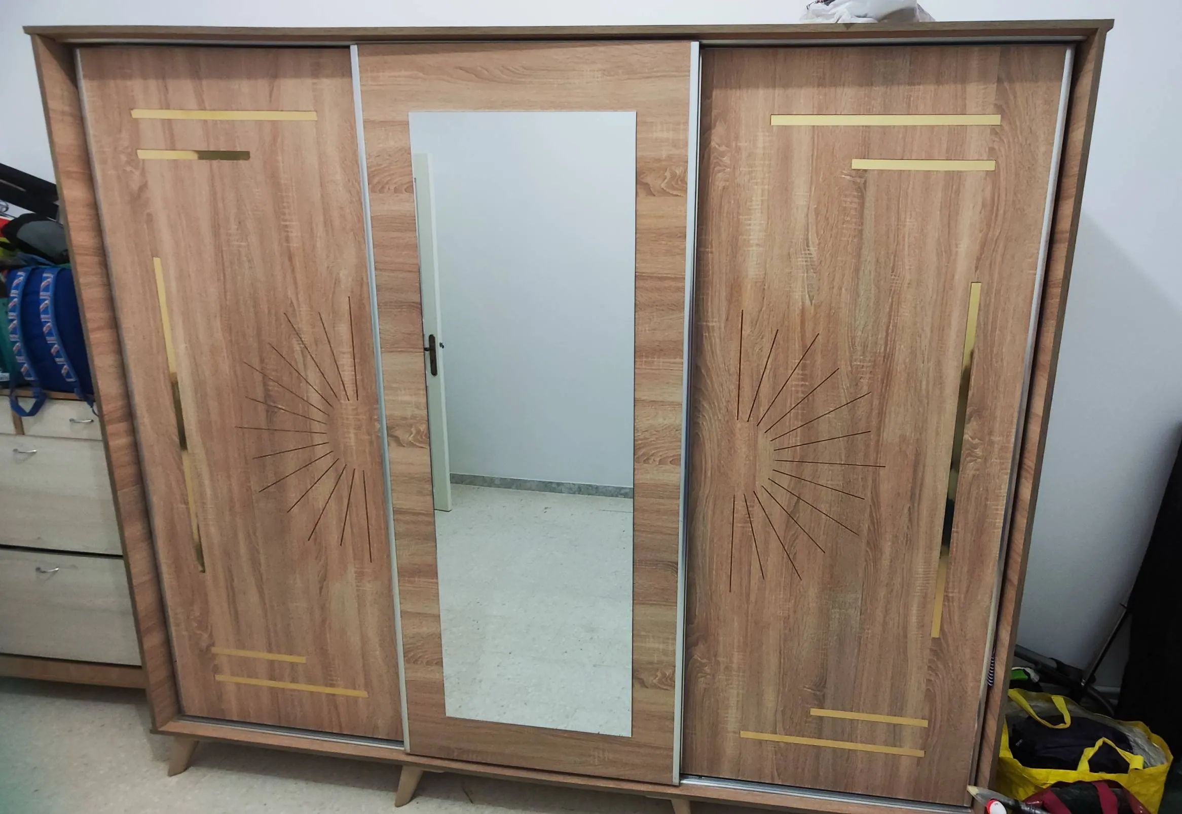 Chambre presque neuve et complète